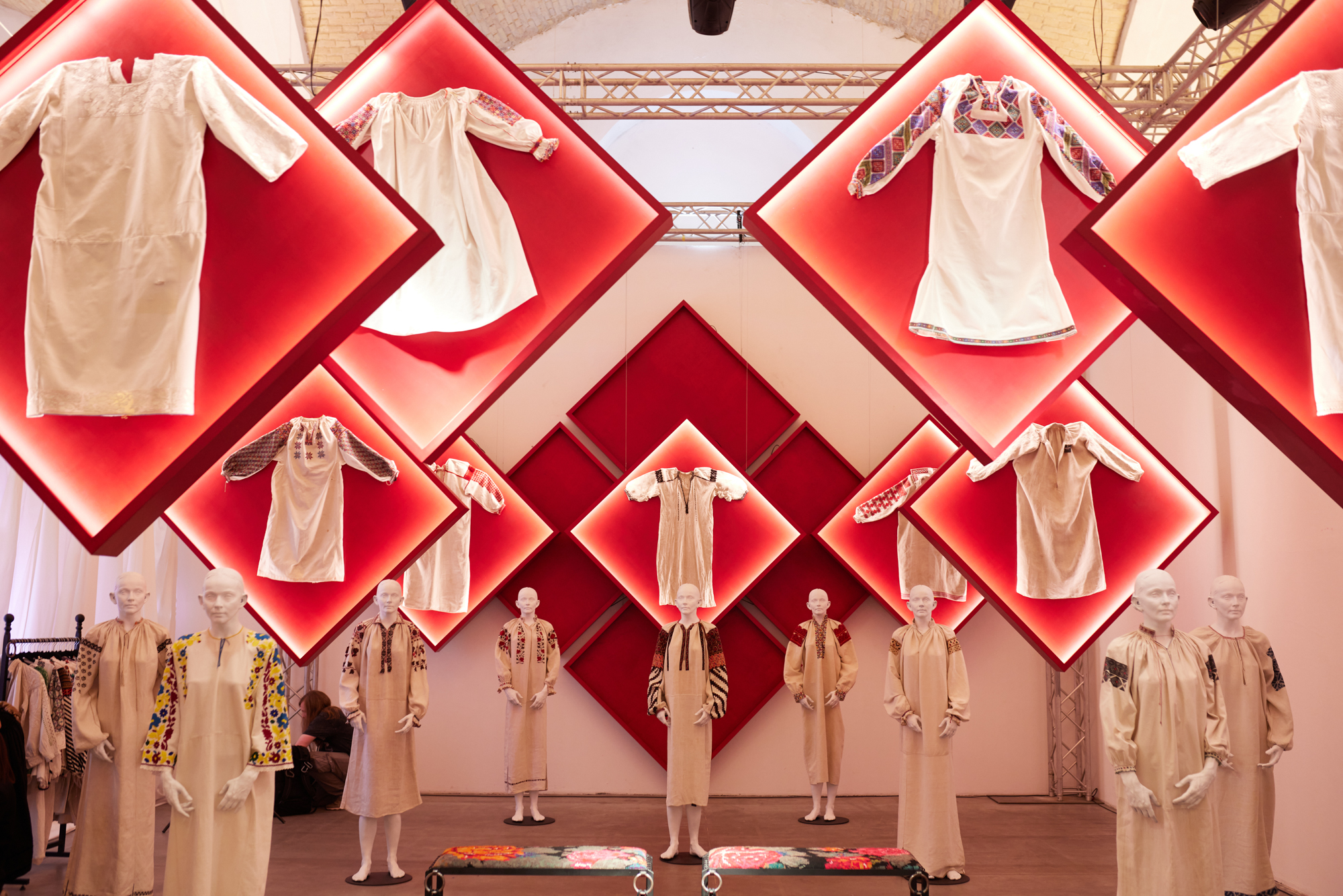 SS26: Я – є! Матерія by Khrystyna Rachytska презентація